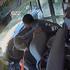 Video | Scholieren grijpen stuur en remmen bus na flauwvallen chauffeur in VS